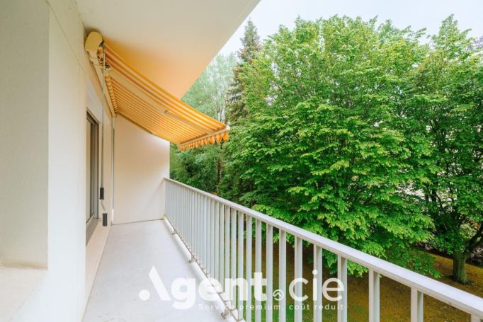 A louer APPARTEMENT T4 99 M2  CAEN
