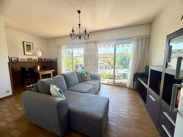 A louer APPARTEMENT T2 40 M2 TERRASSE BORD DE MER NICE