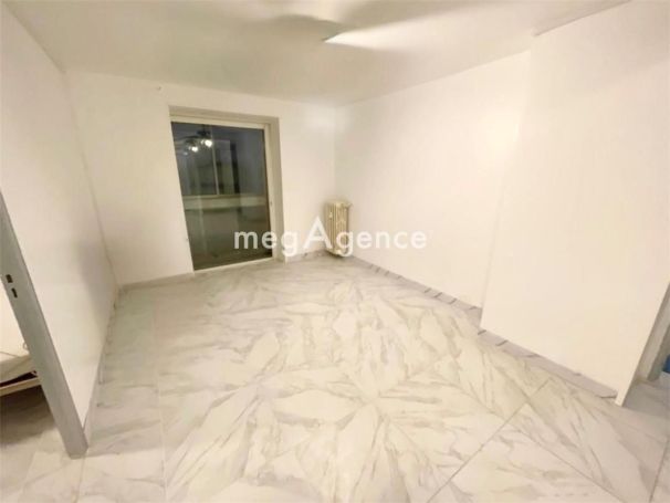 A louer APPARTEMENT T3 59 M2 BORD DE MER TOULON