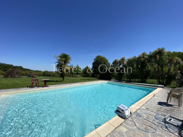 A vendre MAISON  14 PIECES 475 M2  DAX commerces, services