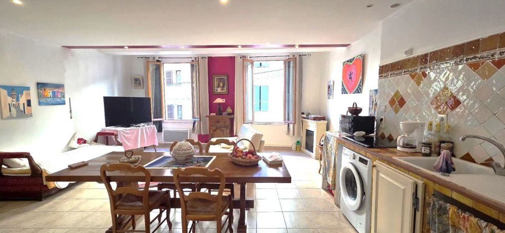 A louer APPARTEMENT T2 53 M2  SIGNES