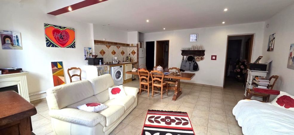 A louer APPARTEMENT T2 53 M2  SIGNES