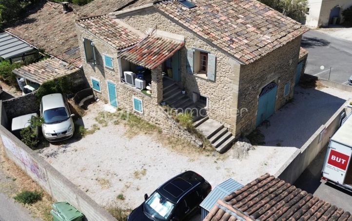 A louer STUDIO  44 M2 TERRASSE  LAMBESC