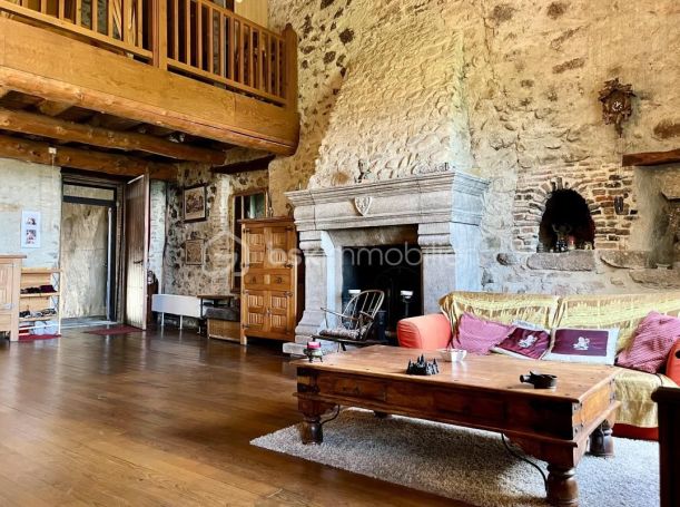 A louer APPARTEMENT  148 M2  MOSSET