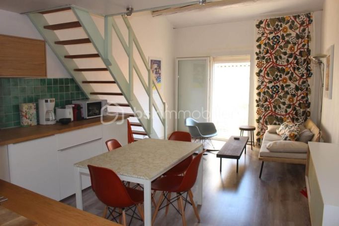 A louer APPARTEMENT T3 47 M2 BORD DE MER SETE
