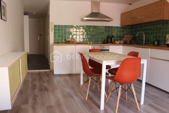 A louer APPARTEMENT T3 47 M2 BORD DE MER SETE