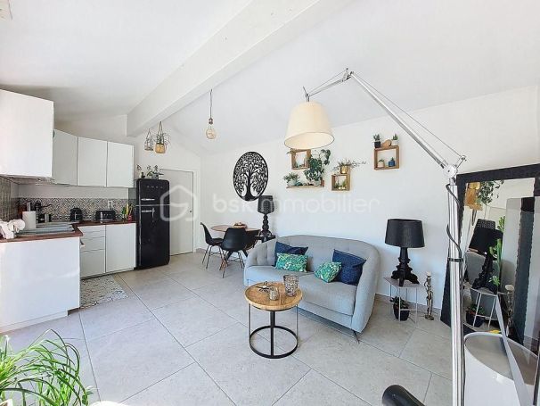 A louer APPARTEMENT T2 34 M2 TERRASSE BORD DE MER BANDOL