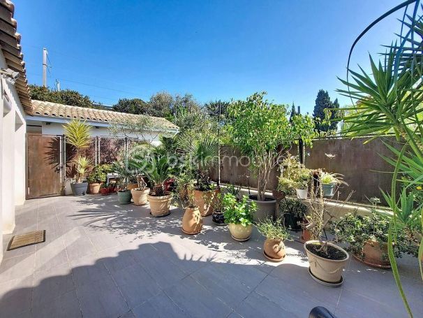 A louer APPARTEMENT T2 34 M2 TERRASSE BORD DE MER BANDOL