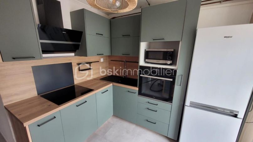 A louer APPARTEMENT T4 80 M2 TERRASSE  BAGNOLS SUR CEZE