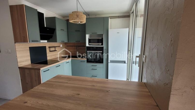 A louer APPARTEMENT T4 80 M2 TERRASSE  BAGNOLS SUR CEZE
