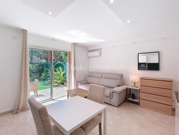 A louer STUDIO NEUF  27 M2  MOUGINS