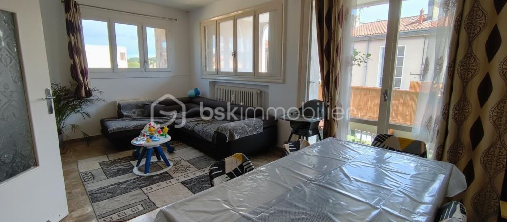 A louer APPARTEMENT T4 80 M2 TERRASSE BORD DE MER LA SEYNE SUR MER