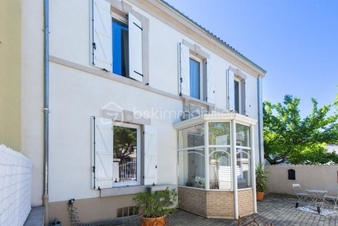 A louer MAISON  DE MAîTRE BORD DE MER MIRAMAS