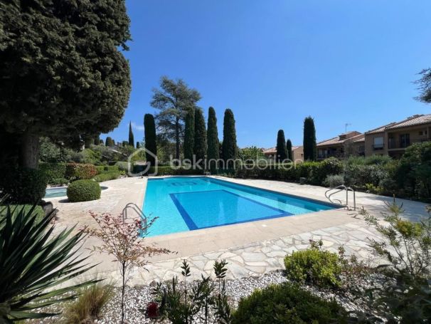 A louer APPARTEMENT T2 50 M2  VENCE