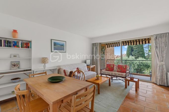 A louer APPARTEMENT T2 50 M2  VENCE