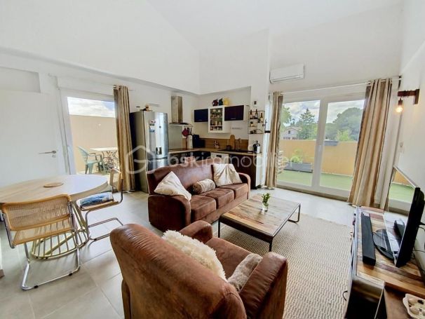 A louer APPARTEMENT DUPLEX T3 72 M2 TERRASSE VENDARGUES
