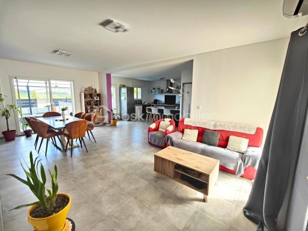 A louer MAISON  4 PIECES 120 M2  MONTREDON DES CORBIERES
