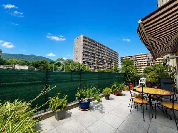 A louer APPARTEMENT T3 68 M2 TERRASSE BORD DE MER AJACCIO