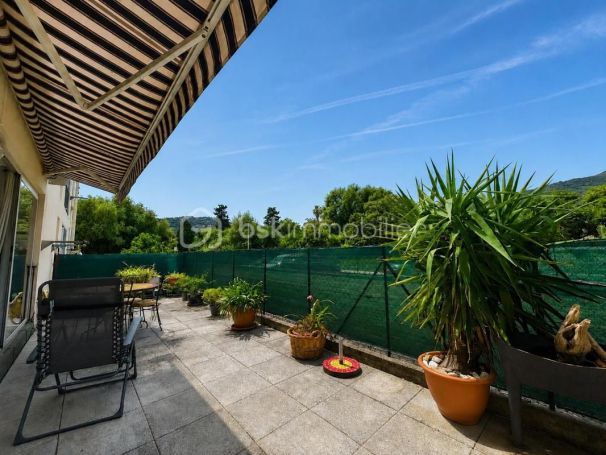 A louer APPARTEMENT T3 68 M2 TERRASSE BORD DE MER AJACCIO