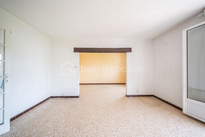 A louer APPARTEMENT T4 78 M2 TERRASSE BORD DE MER HYERES