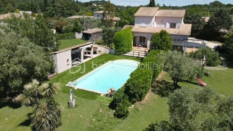 A louer MAISON  7 PIECES 201 M2  SAINT HILAIRE DE BRETHMAS
