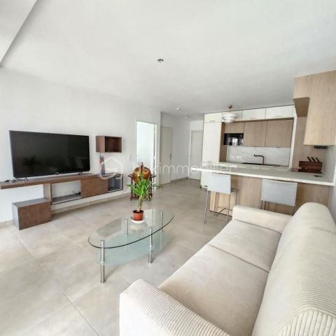 A louer APPARTEMENT T2 45 M2 TERRASSE BORD DE MER NICE