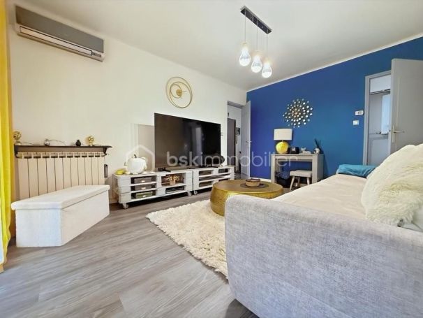 A louer APPARTEMENT T3 62 M2 BORD DE MER TOULON