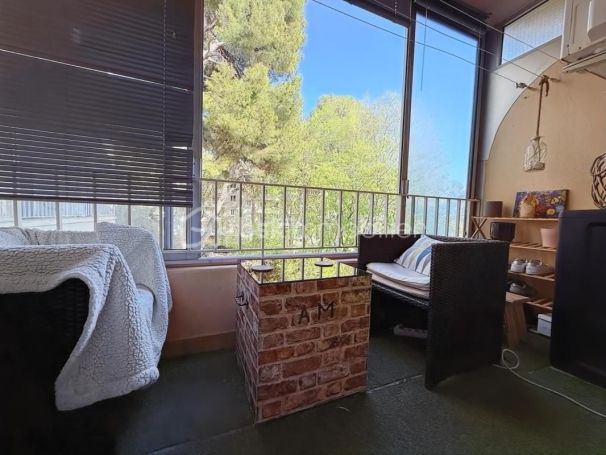 A louer APPARTEMENT T3 62 M2 BORD DE MER TOULON