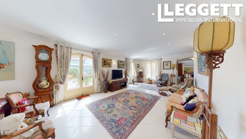 A vendre MAISON  6 PIECES 233 M2 BORD DE MER VILLECROZE