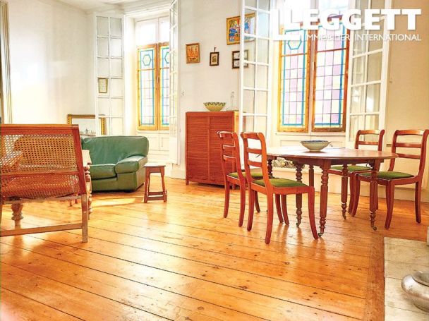 A louer APPARTEMENT T4 112 M2  BORDEAUX