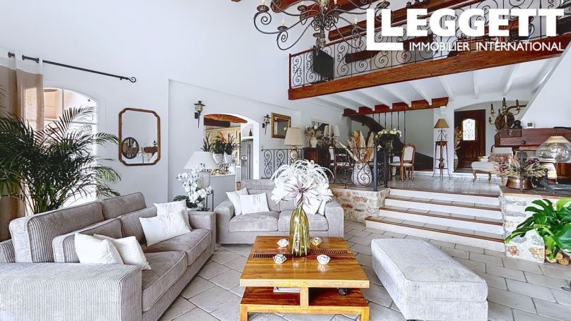 A louer MAISON  5 PIECES 196 M2  LORGUES