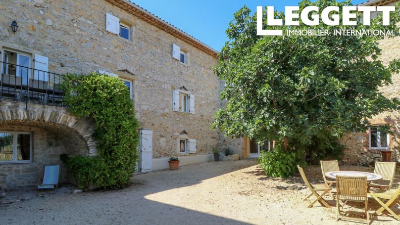 A vendre GîTE  VEZENOBRES