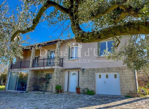 A louer MAISON 8 PIECES 145 M2 UZES