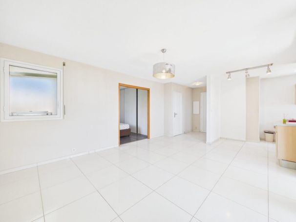 A louer APPARTEMENT T2 49 M2 TERRASSE BORD DE MER AJACCIO