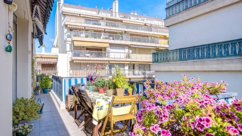 A louer APPARTEMENT T3 71 M2 TERRASSE BORD DE MER NICE