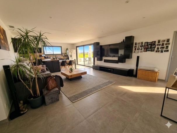 A louer MAISON  4 PIECES 107 M2  BIZE MINERVOIS