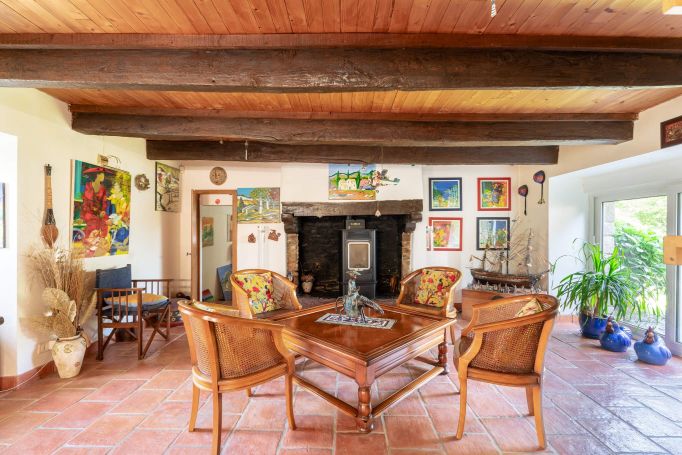 A vendre ChaumiEre de charme 8 PIECES 225 M² piscine EN CAMPAGNE PLUVIGNER