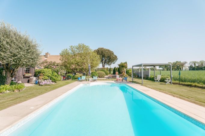 A vendre ChaumiEre de charme 8 PIECES 225 M² piscine EN CAMPAGNE PLUVIGNER