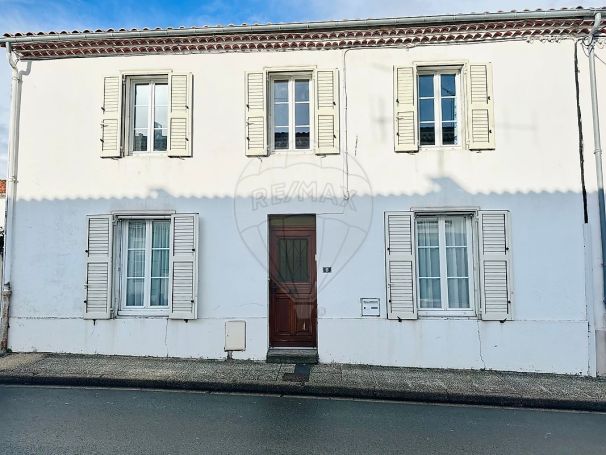 A louer MAISON  DE MAîTRE BORD DE MER ROYAN