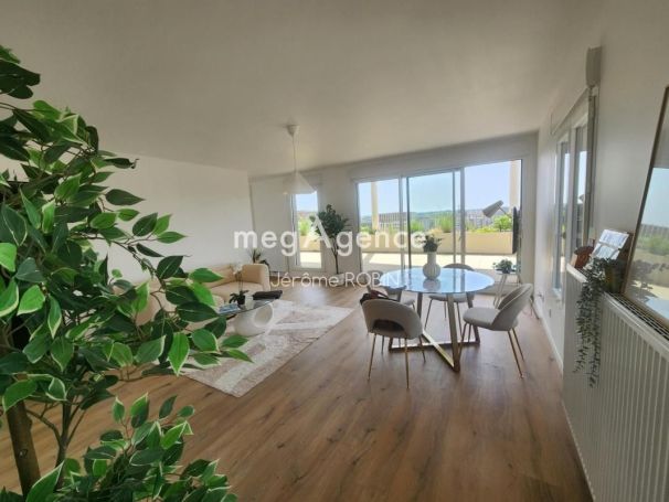 A louer APPARTEMENT DUPLEX T5 107 M2 TERRASSE  BORDEAUX