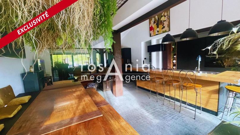 A vendre MAISON  CONTEMPORAINE BORD DE MER LES SABLES D OLONNE