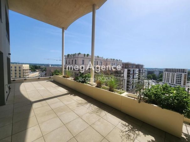A louer APPARTEMENT DUPLEX NEUF T4 93 M2 TERRASSE  BORDEAUX