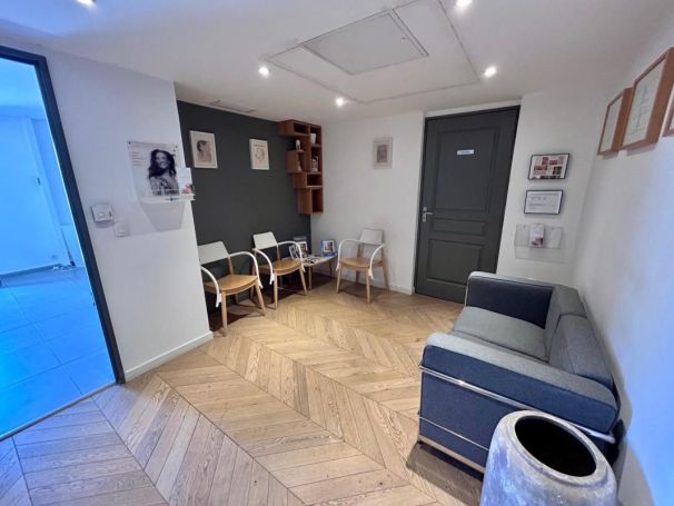 A louer APPARTEMENT DE PRESTIGE T2 48 M2 TERRASSE BORD DE MER SAINTE MAXIME