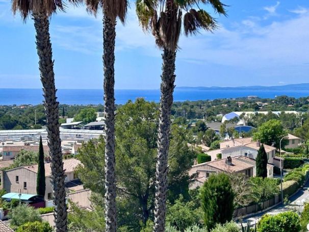 A louer APPARTEMENT T2 30 M2 TERRASSE VUE MER SAINT RAPHAEL