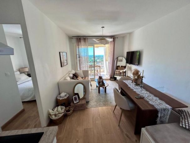 A louer APPARTEMENT T2 30 M2 TERRASSE VUE MER SAINT RAPHAEL