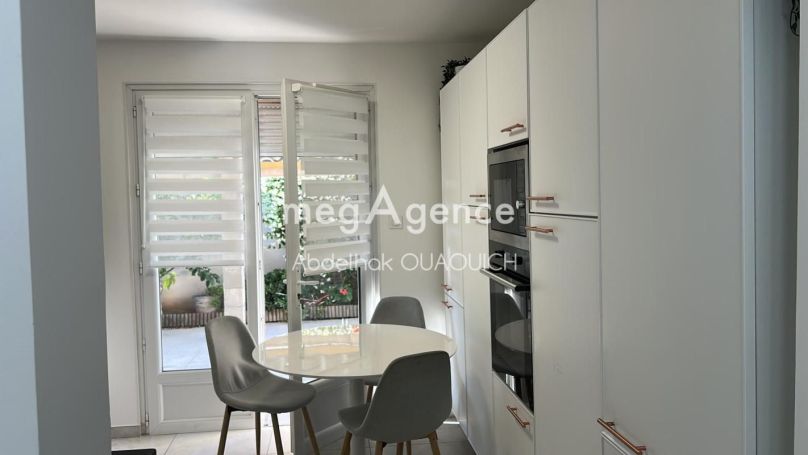 A louer MAISON  5 PIECES 125 M2  SAINT GILLES