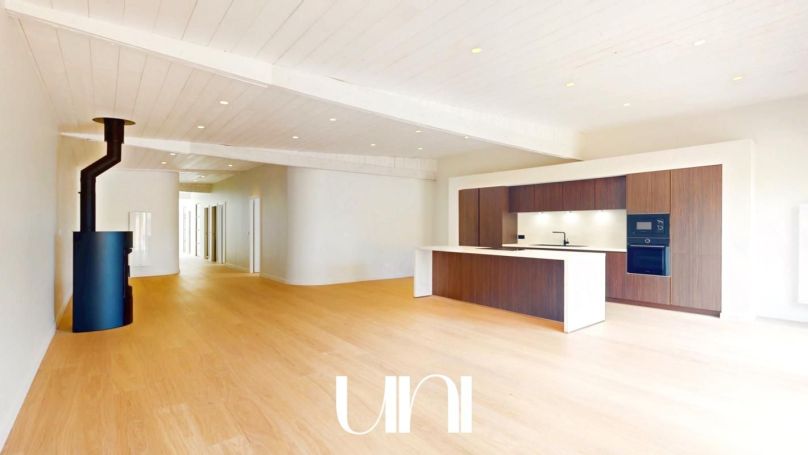 A louer LOFT  5 PIECES 171 M2 BORD DE MER COURSEULLES SUR MER