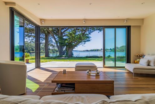 PropriETE 6 PIECES 116 M&sup2; les pieds dans l'eau Arradon