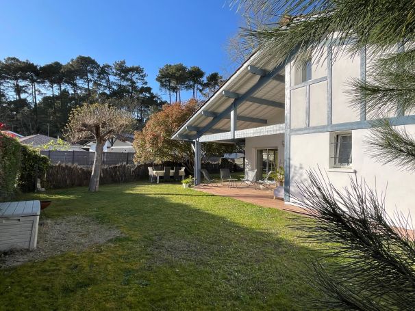 A vendre MAISON  5 PIECES 137 M2  SOORTS HOSSEGOR Commerces du bourg - école - zonne pedebert
