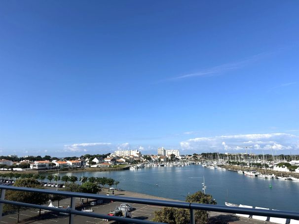 A louer APPARTEMENT T4 81 M2 TERRASSE BORD DE MER SAINT GILLES CROIX DE VIE